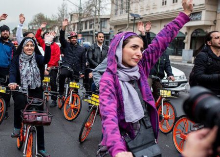 اگر گزینه «زن هستم» را انتخاب می‌کردید نرم‌افزار شما را نمی‌پذیرفت