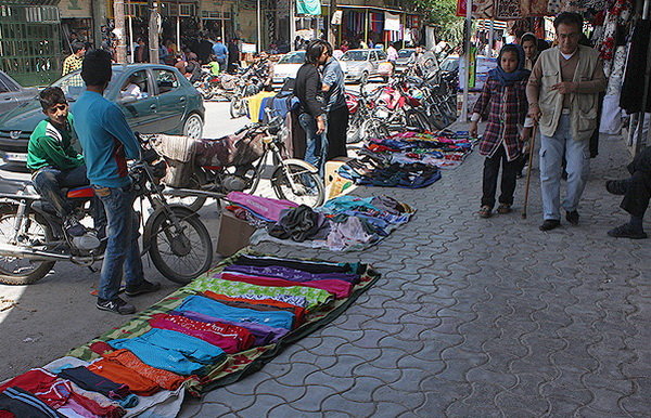 حل معضل بساط گستری در خیابان‌های خاک سفید