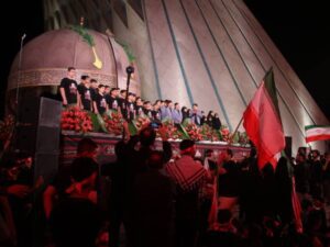 گزارش تصویری برگزاری اولین مراسم بدرقه زائران اربعین در میدان آزادی