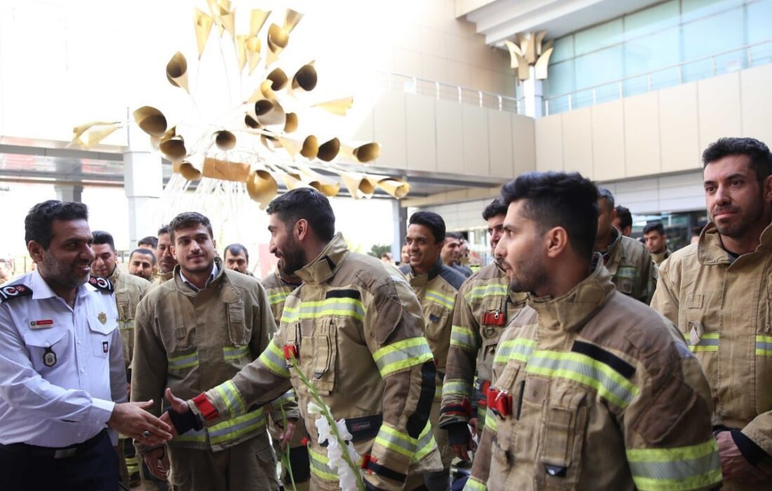 پله نوردی آتش نشان‌ها در برج میلاد