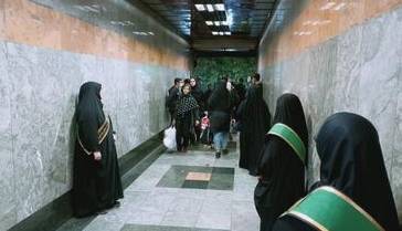 حجاب‌بان‌ها ذیل معاونت فرهنگی مترو فعالیت می‌کنند!