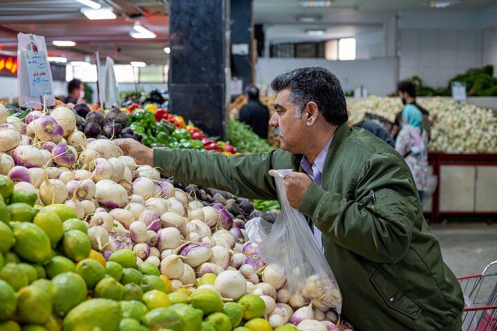 قیمت میوه و سبزی در میادین میوه و تره بار ارزان شد