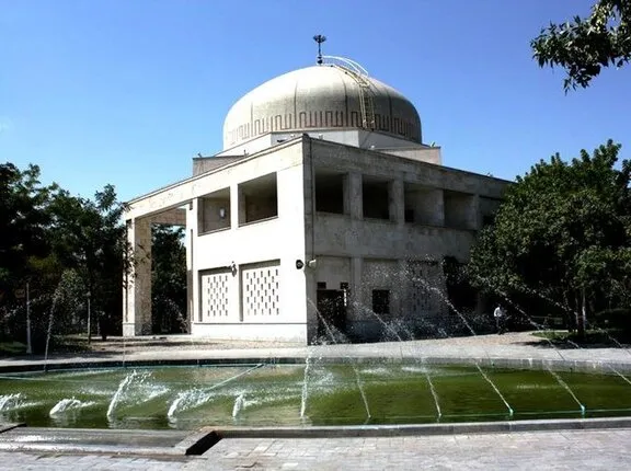 مسجد پارک موضوع مهمی نیست؛ دشمن دوقطبی می‌سازد
