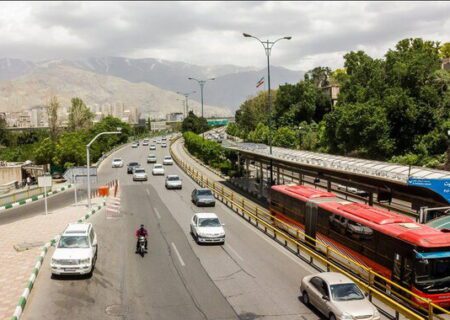 خیابان ستارخان به بزرگراه چمران شمال متصل می‌شود