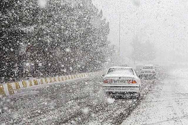 بارش برف در ۸ منطقه تهران