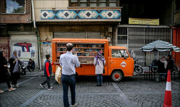 کمتر از ۱۰ درصد ون‌کافه‌های تهران مجوز دارند