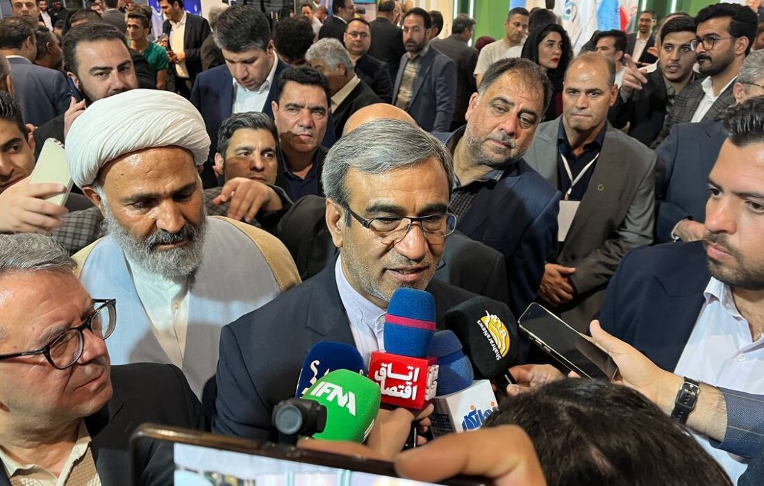 نمایشگاه بزرگ وتخصصی بورس، بانک، بیمه و خصوصی‌سازی افتتاح شد