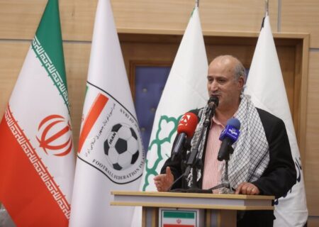 شهردار تهران در همه زمینه‌هایی که به نفع انقلاب، مردم، نظام و کشور باشد فعال است