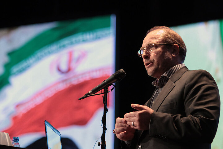 استعمار ذهن مهم‌ترین اقدام دشمنان در عصر جدید