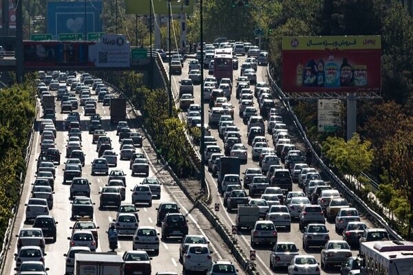 ترافیک پرحجم و سنگین در معابر و بزرگراه‌های پایتخت