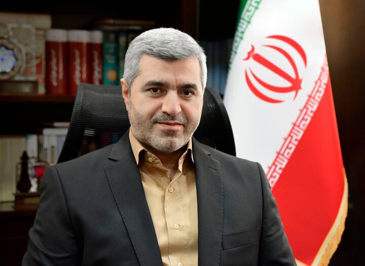 به ازای هر یکصد نفر یک نفر به عنوان کارمند نمونه انتخاب شد