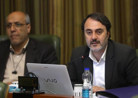 مردم باید با بزرگواری خود افراد ناتوان در مدیریت آب را ببخشند