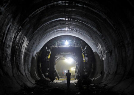 کارخانه تولید قطعات بتنی بدنه تونل خط ۹ راه‌اندازی شد