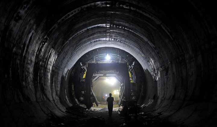 کارخانه تولید قطعات بتنی بدنه تونل خط ۹ راه‌اندازی شد