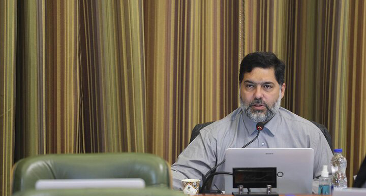 برخی اعضای شورا تذکر اشتباه میدهند بعد هم در خفا عذرخواهی میکنند