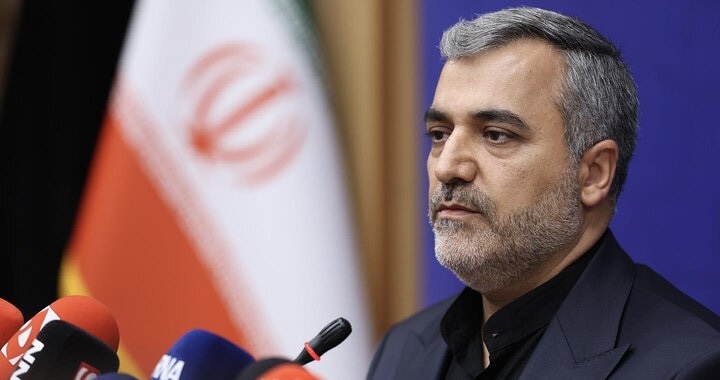 تندیس والرین طبق برنامهریزی قبلی در ورودی فرودگاه مهرآباد قرار گرفت