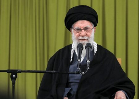 رهبر انقلاب اسلامی به فیض شهادت نائل شدند