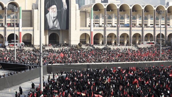 پل ۸۰ متری چهارباغ به مصلی به بهره‌برداری رسید