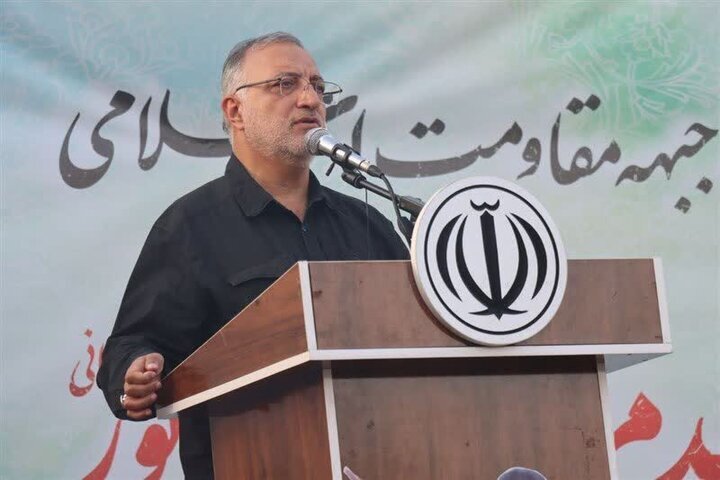 شهدا حامیان معنوی و راهبر مسیر زندگی هستند